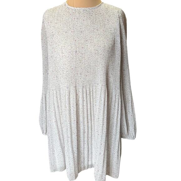 Aritzia Wilfred Daydreamer Pleated Chiffon Mini Dress - Picture 2 of 9